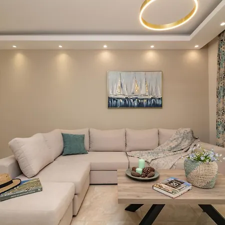 Emyria-Maisonette Apartment With Roof Terrace *